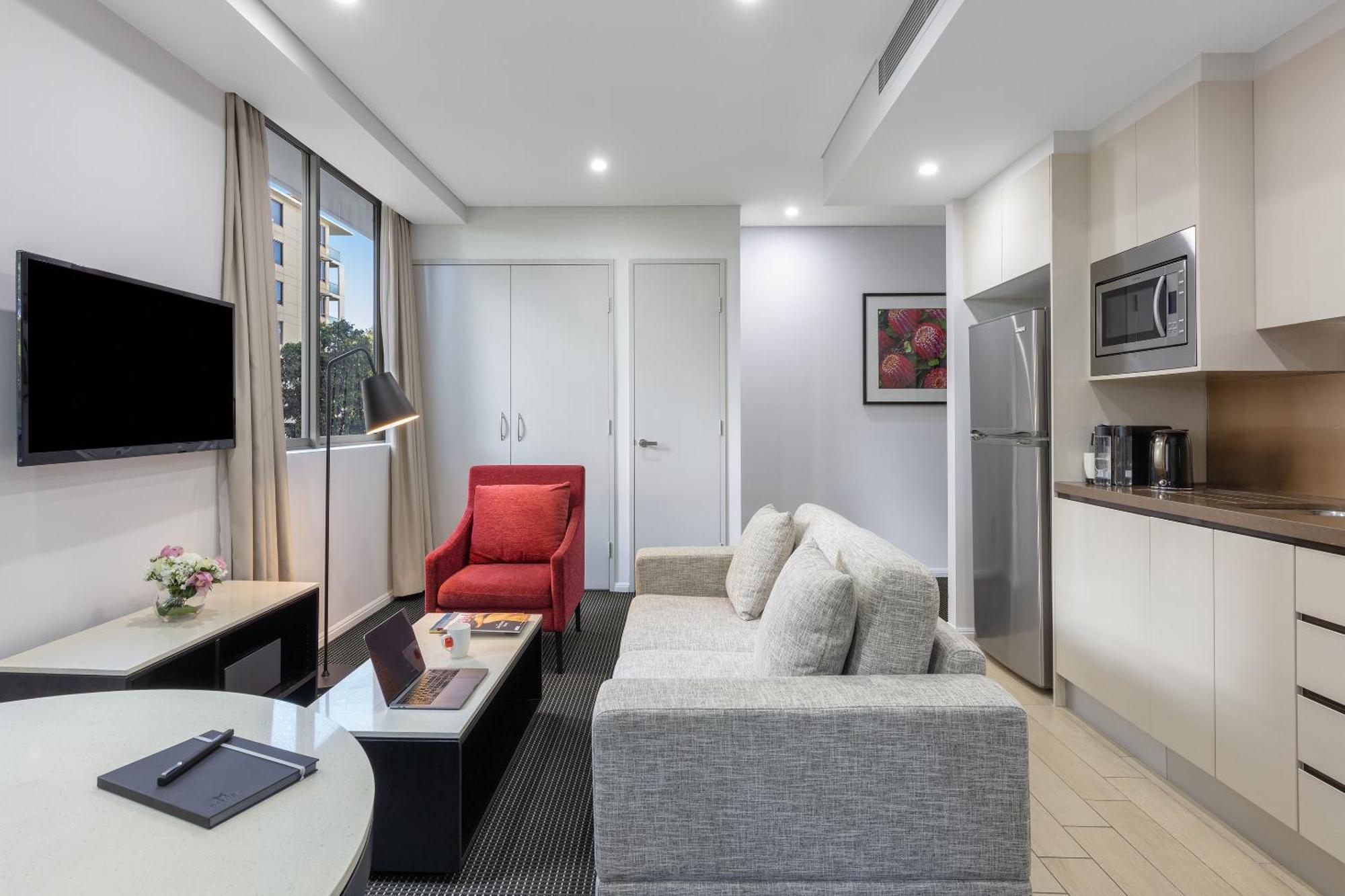 Meriton Suites North Ryde Sydney Eksteriør bilde A typical apartment at the hotel